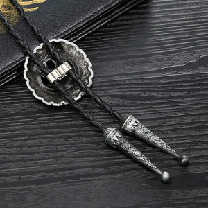 Bolo tie med 3D-hjorthuvud i metall