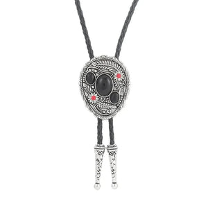 Bolo tie med snidade detaljer och naturlig sten Svart