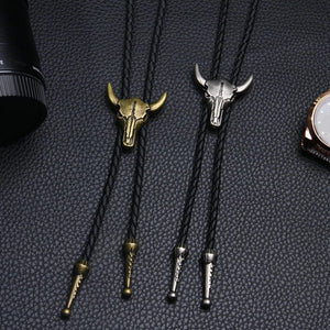 Bolo tie med tjurskalle i metall