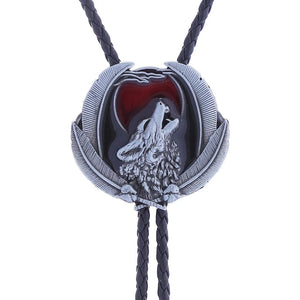 Bolo tie med vargmotiv i legering Silver och röd