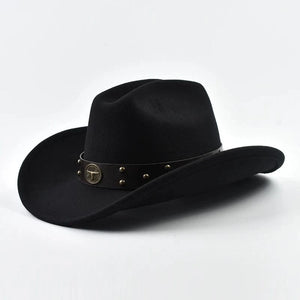 Cowboyhatt i mjuk filt med läderband och nitar