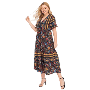 Plus size klänning i bohemisk stil