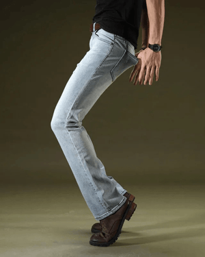 Utsvängda jeans för herr