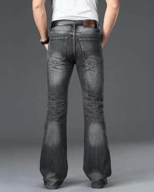 Utsvängda jeans herr