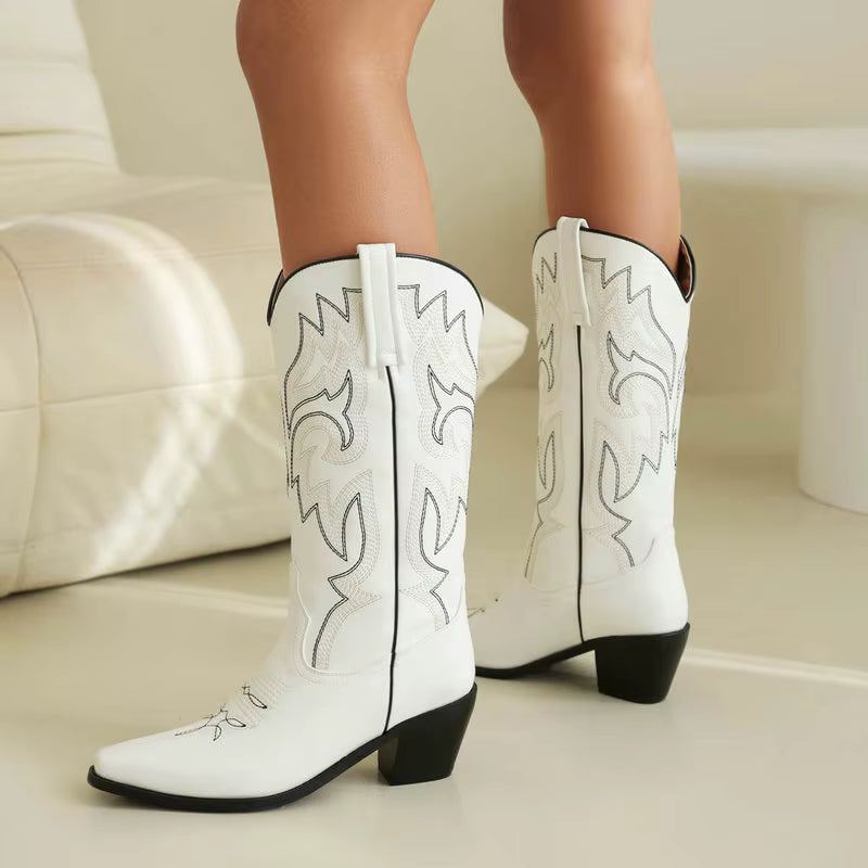 Cowgirl Boots med Broderad Westernstil och Spetsig Tå