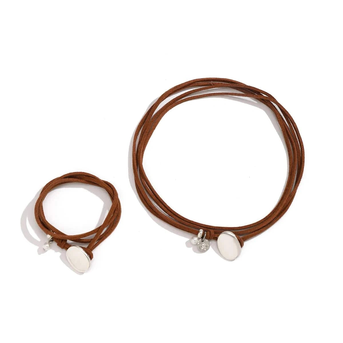Bohemiskt choker-set i läder med silverhänge Brun och silver