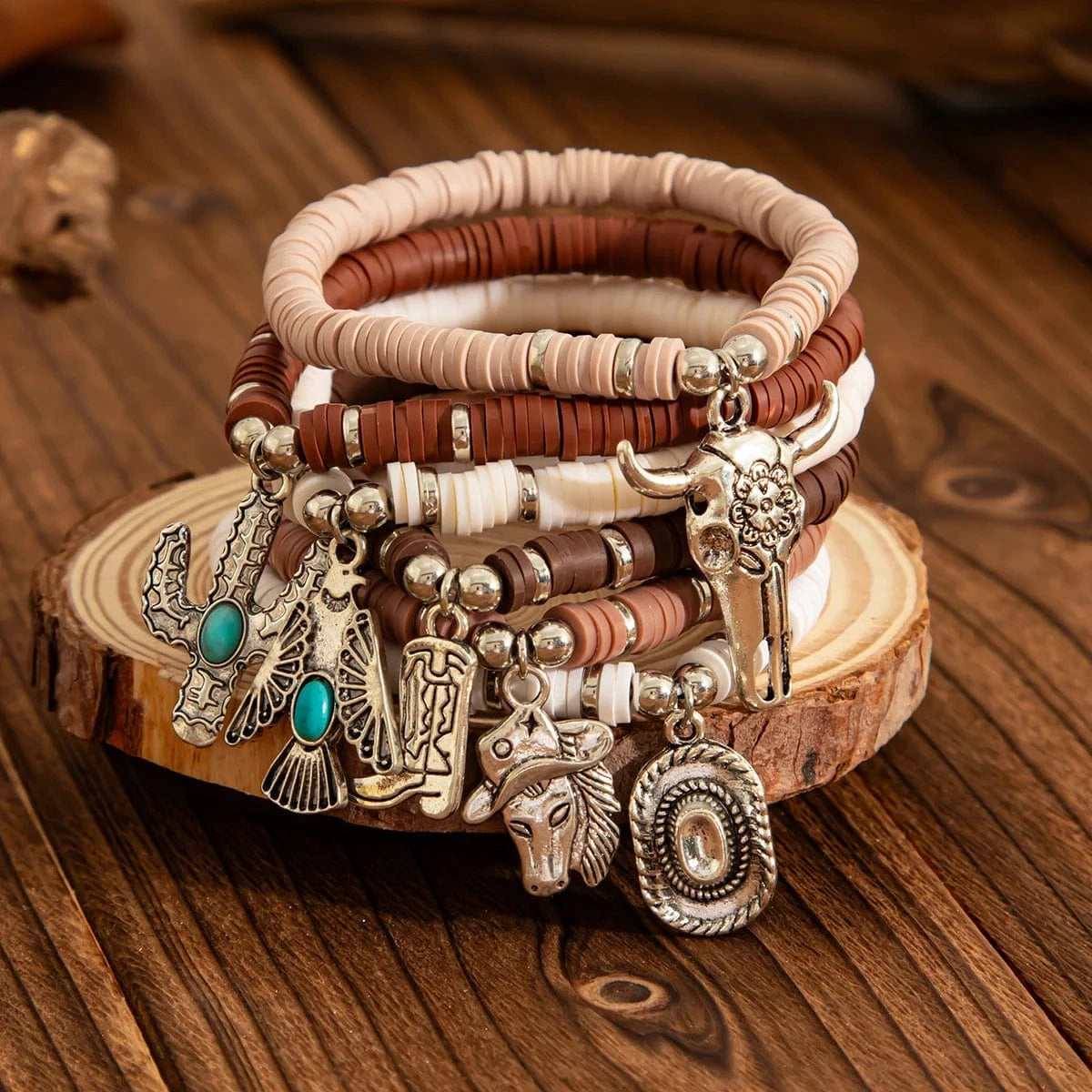 Boho Armband med Western Berlocker