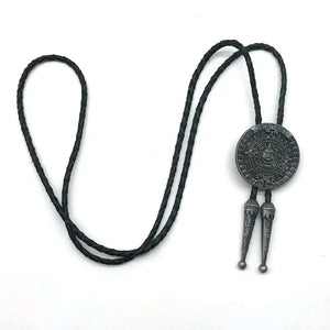 Bolo tie i aztekisk design med genuint läder