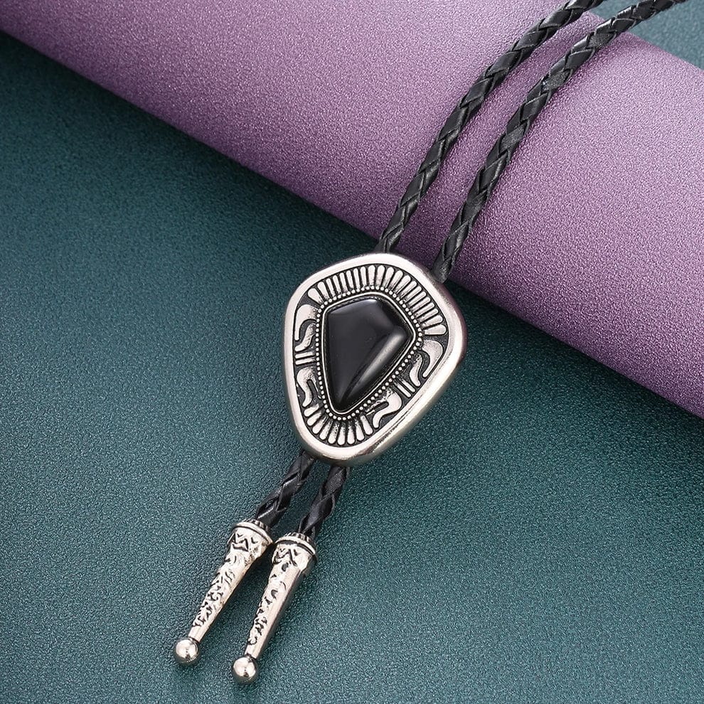 Bolo tie i diamantformad metall med natursten