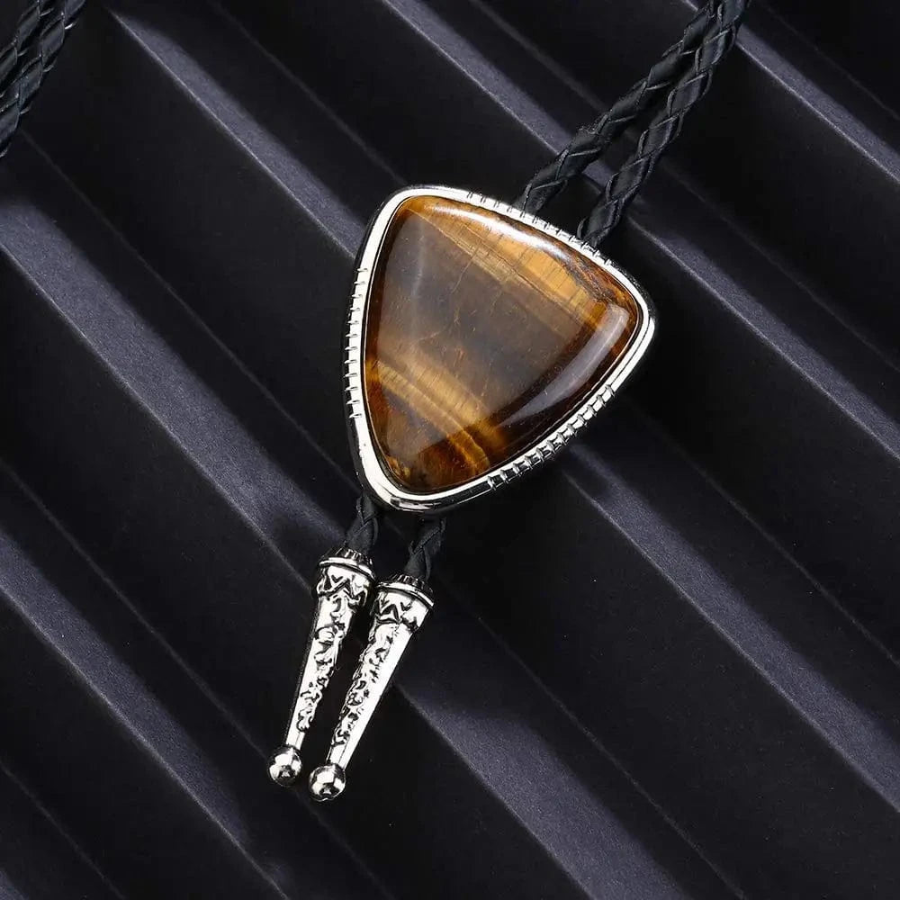 Bolo tie i läder med trekantig sten och elegant design