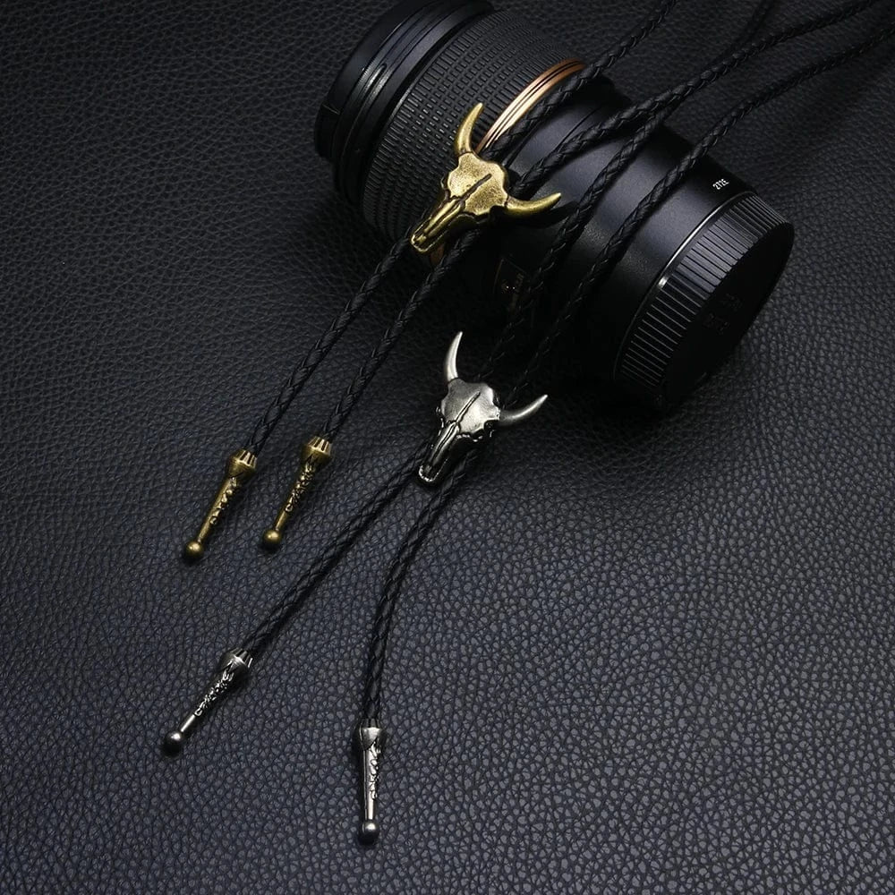 Bolo tie med tjurskalle i metall