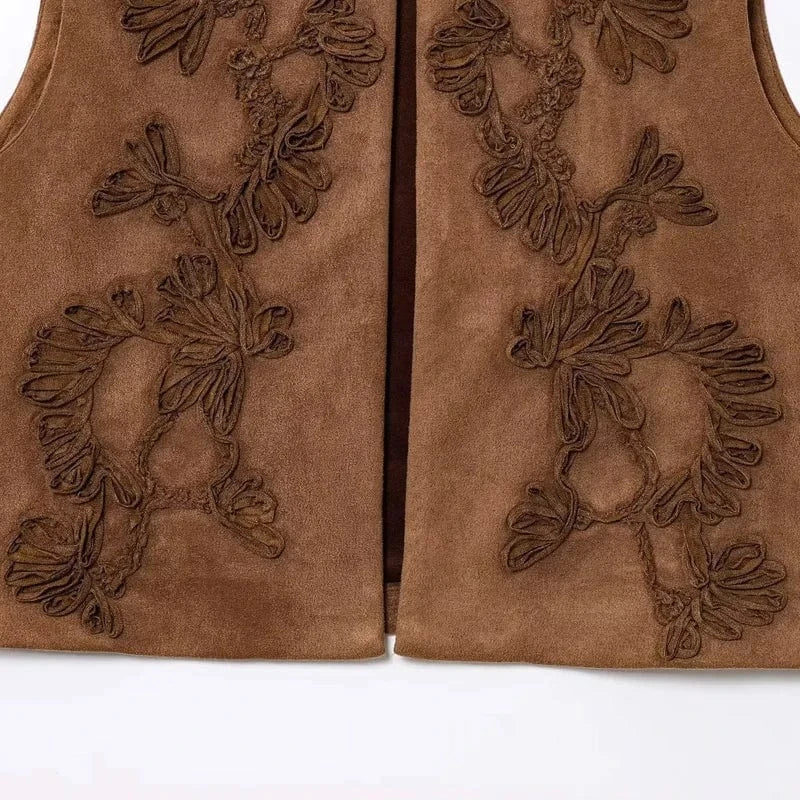 Broderad Fuskmocka Väst Dam Kort Modell