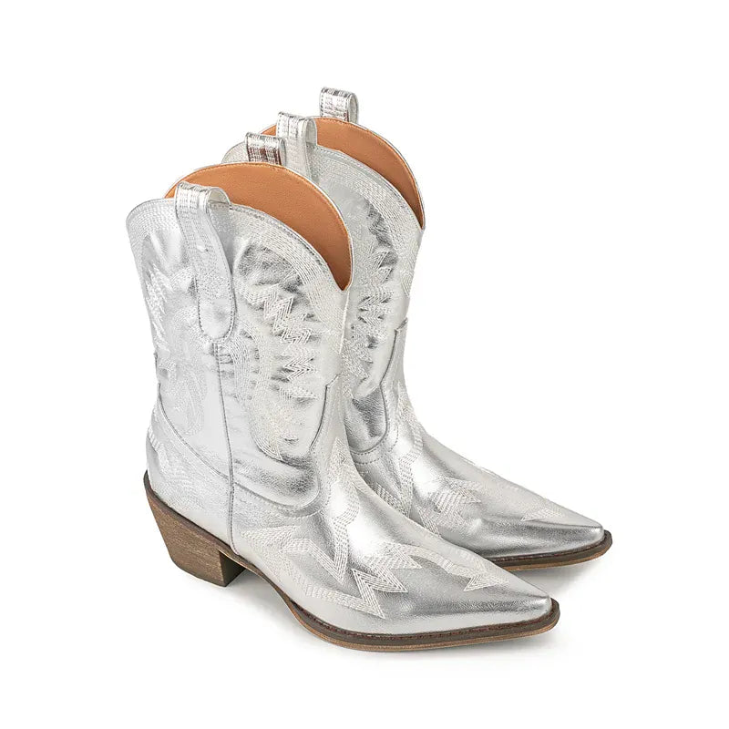 Broderade låga cowboyboots med chunky klack