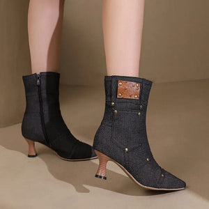 Cowboy stövletter i denim med ficka och nitar