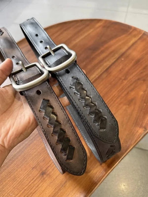 Cowboybälte i Handgjort Flätat Läder med Klassisk Spänne