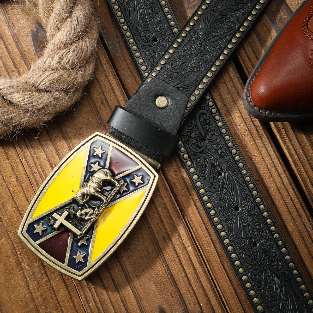 Cowboybälte med färgstarkt spänne