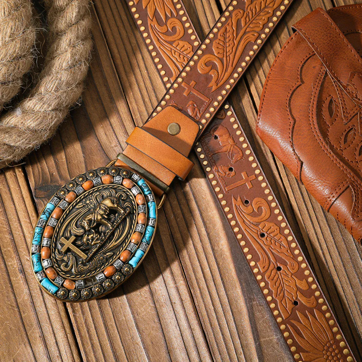Cowboybälte med turkosprytt westernspänne