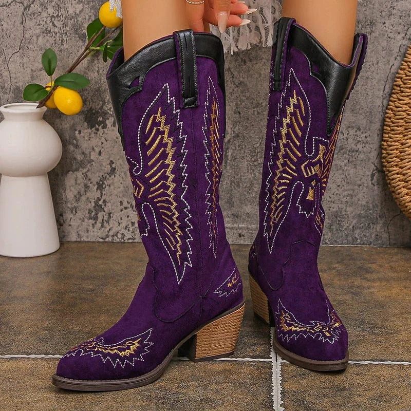 Cowboyboots i mjuk mockalook med snidad västerndetalj