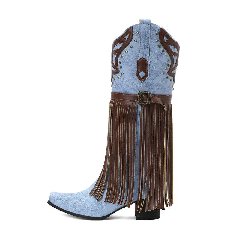Cowboyboots med fransar och dekorativt spänne i vintage-stil