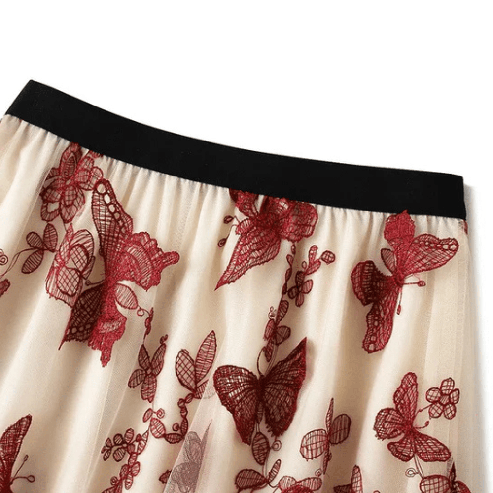Lång tyllkjol med broderade fjärilar