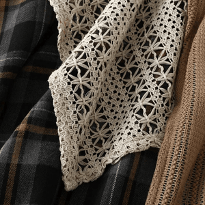 Långkjol i patchwork-stil med spets och rutigt mönster