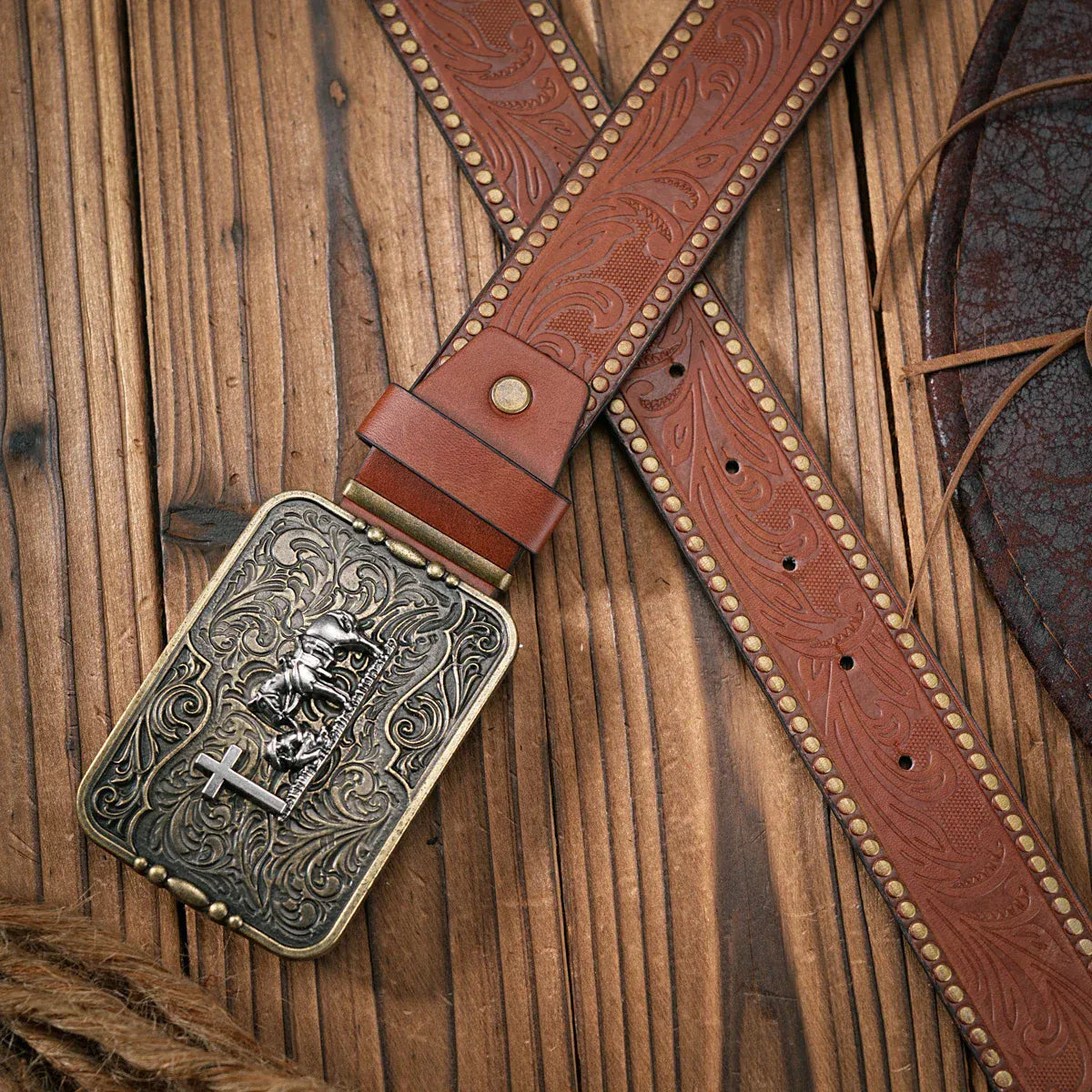 Westernbälte med häst och kors